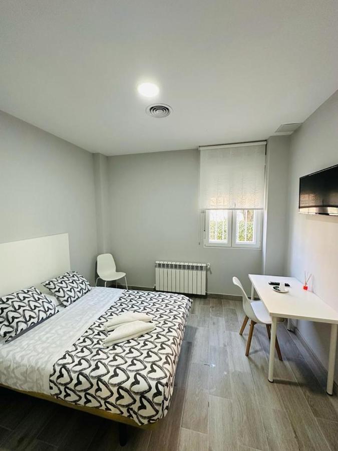 Hospedaje Cuatro Vientos Madrid Eksteriør bilde