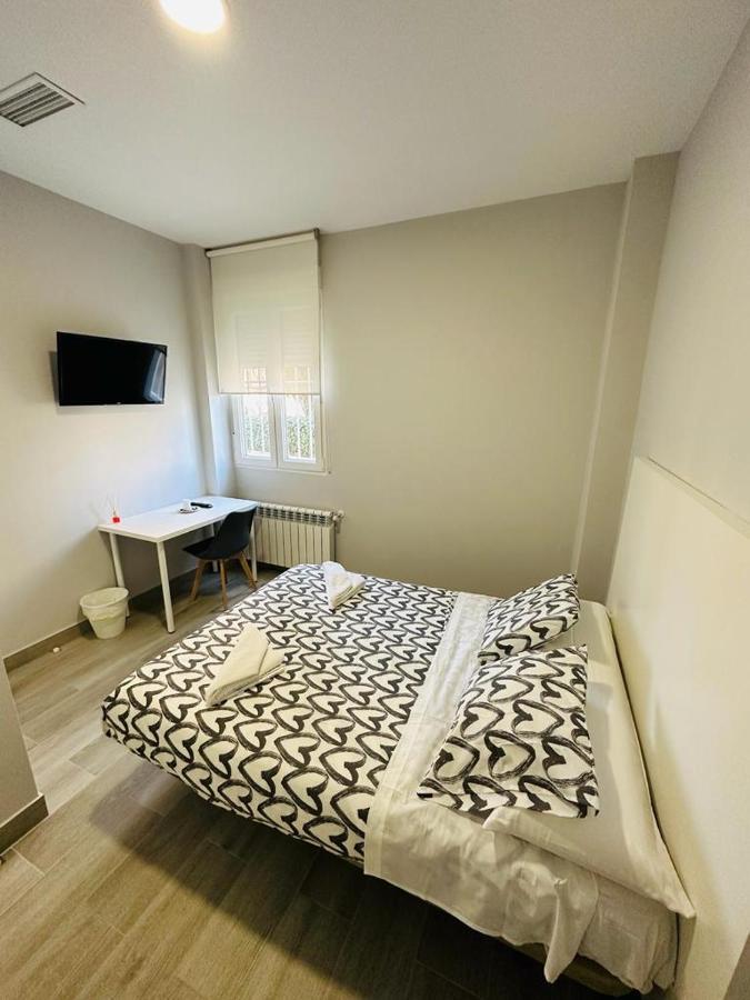 Hospedaje Cuatro Vientos Madrid Eksteriør bilde