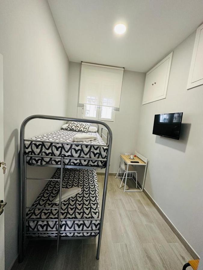 Hospedaje Cuatro Vientos Madrid Eksteriør bilde