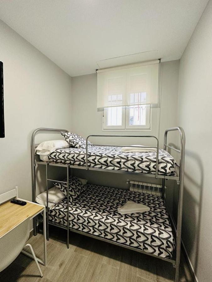 Hospedaje Cuatro Vientos Madrid Eksteriør bilde