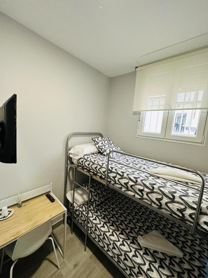 Hospedaje Cuatro Vientos Madrid Eksteriør bilde