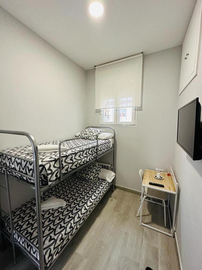Hospedaje Cuatro Vientos Madrid Eksteriør bilde